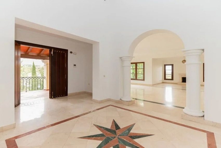 R5211868-Villa-For-Sale-Nueva-Andalucia-Detached-5-Beds-417-Built-9