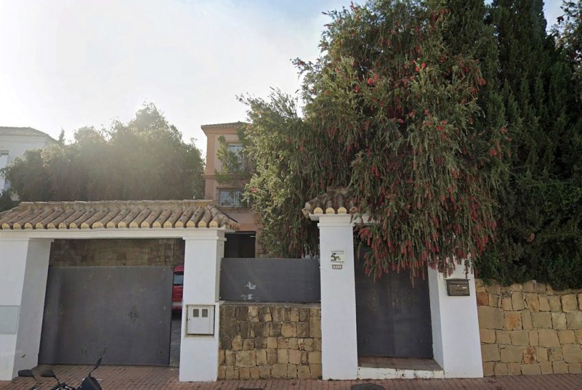 R5211886-Villa-For-Sale-Marbella-Detached-5-Beds-441-Built-1