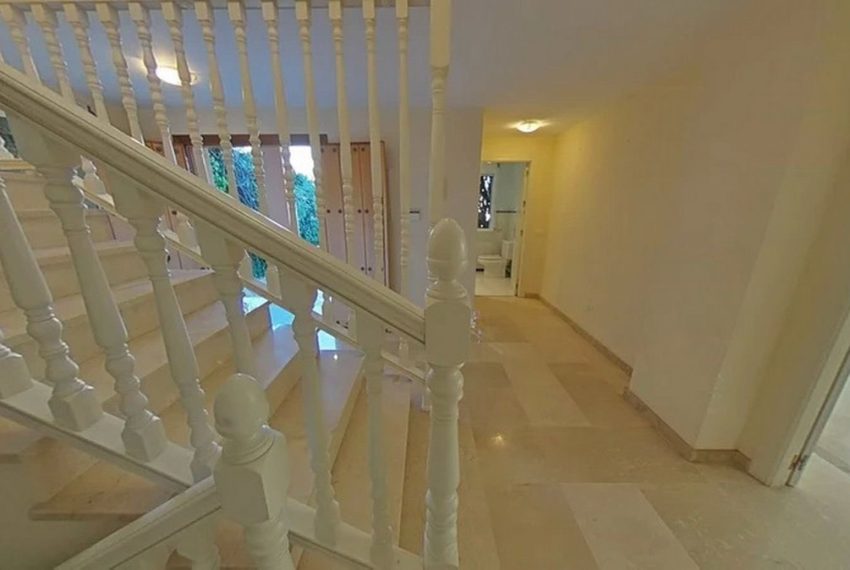 R5211886-Villa-For-Sale-Marbella-Detached-5-Beds-441-Built-15