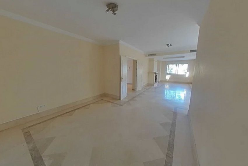 R5211886-Villa-For-Sale-Marbella-Detached-5-Beds-441-Built-2