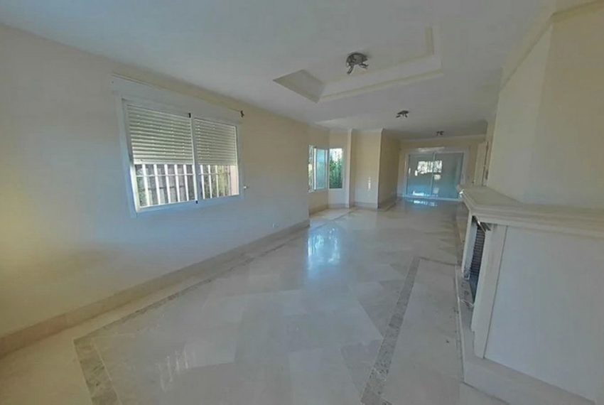 R5211886-Villa-For-Sale-Marbella-Detached-5-Beds-441-Built-3