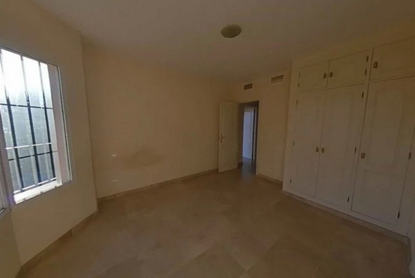 R5211886-Villa-For-Sale-Marbella-Detached-5-Beds-441-Built-7