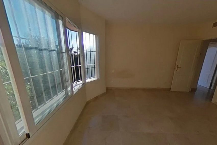 R5211886-Villa-For-Sale-Marbella-Detached-5-Beds-441-Built-8