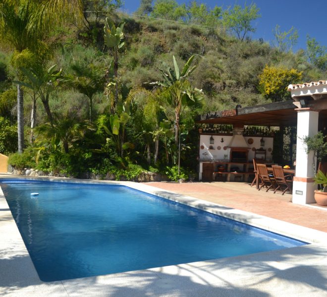 R3826894-Image 1-Finca - 5 Beds - 200 Built