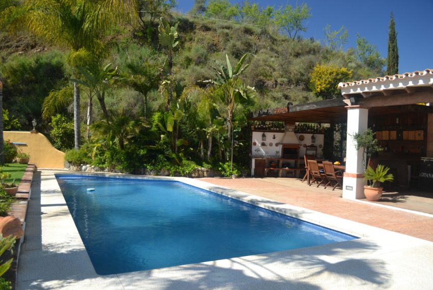 R3826894-Villa-For-Sale-Coin-Finca-5-Beds-200-Built
