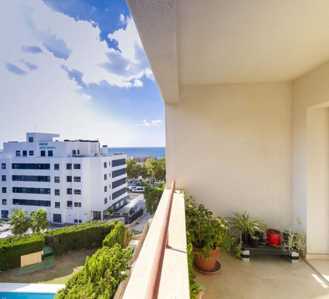 R4827436-Image 1-Middle Floor Apartment - 2 Beds - 106 Built