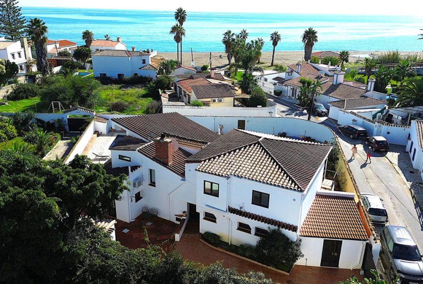R4875823-Villa-For-Sale-Estepona-Detached-6-Beds-314-Built-1