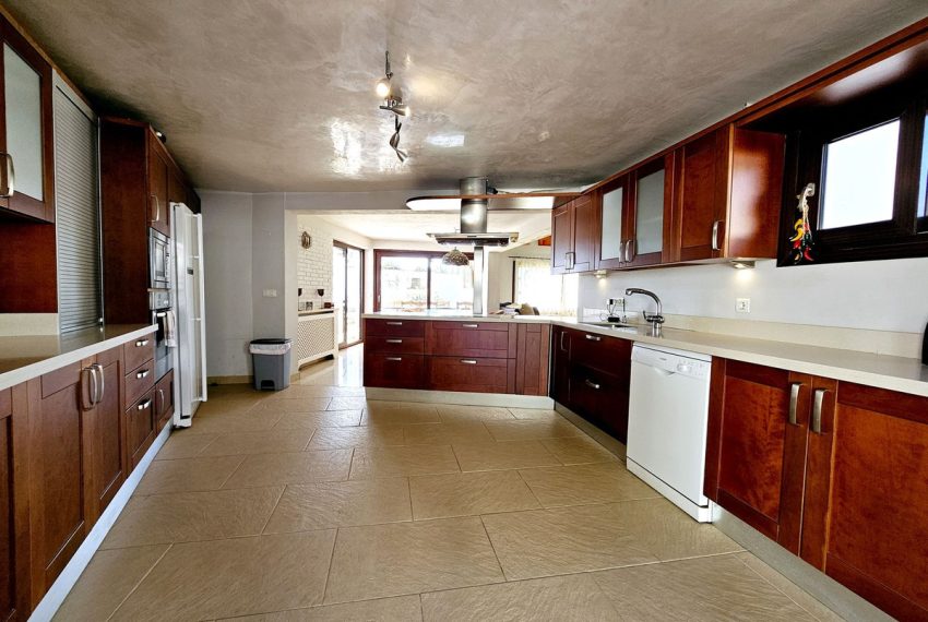 R4875823-Villa-For-Sale-Estepona-Detached-6-Beds-314-Built-10