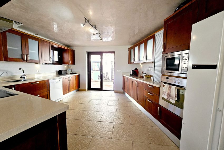 R4875823-Villa-For-Sale-Estepona-Detached-6-Beds-314-Built-11