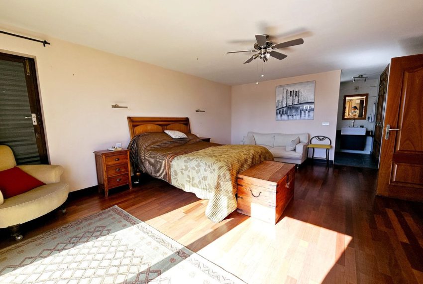 R4875823-Villa-For-Sale-Estepona-Detached-6-Beds-314-Built-17