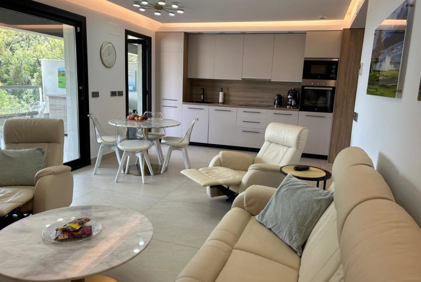 R4969888-Apartment-For-Sale-La-Quinta-Middle-Floor-Apartment-3-Beds-105-Built-2