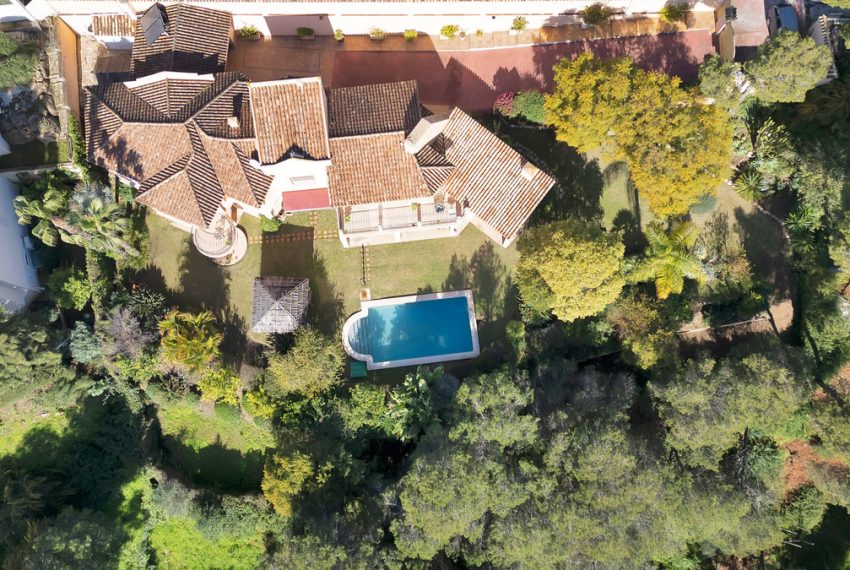 R4980115-Villa-For-Sale-Marbella-Detached-4-Beds-385-Built-1