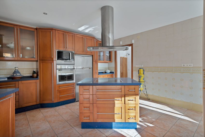 R4980115-Villa-For-Sale-Marbella-Detached-4-Beds-385-Built-17