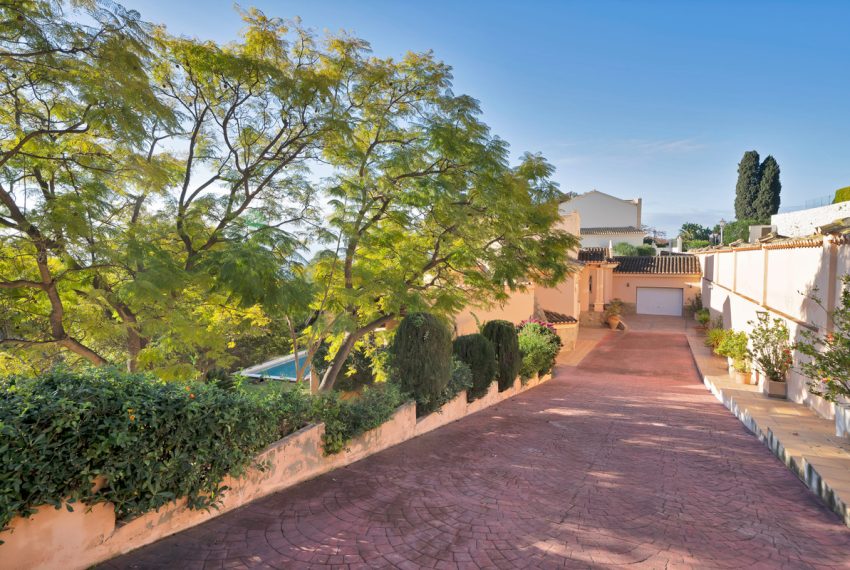 R4980115-Villa-For-Sale-Marbella-Detached-4-Beds-385-Built-4