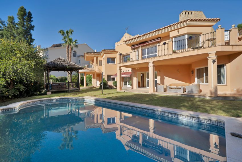 R4980115-Villa-For-Sale-Marbella-Detached-4-Beds-385-Built-6