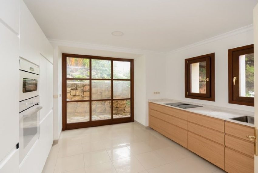 R4986676-Villa-For-Sale-Nueva-Andalucia-Detached-5-Beds-449-Built-12