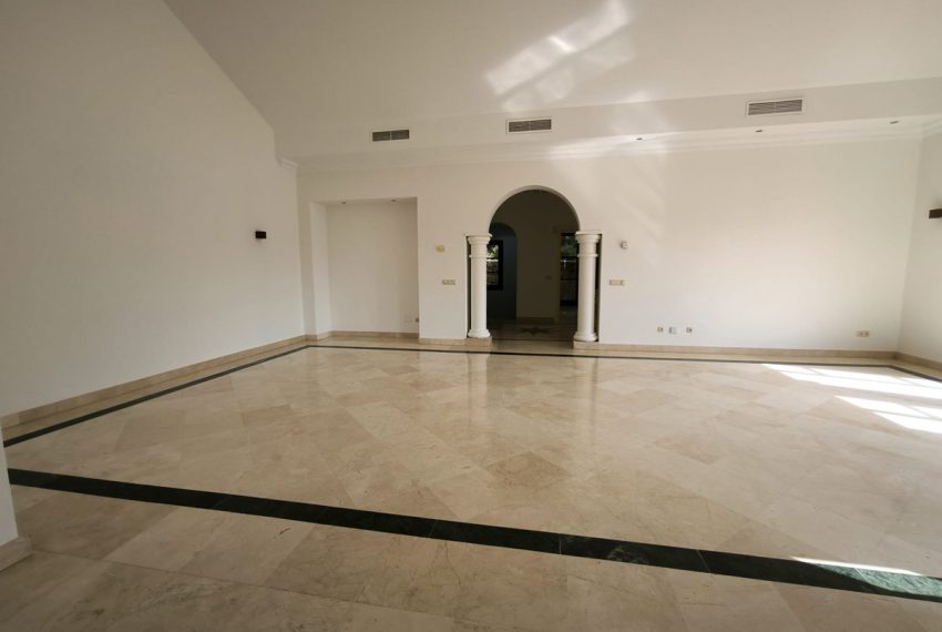 R4986676-Villa-For-Sale-Nueva-Andalucia-Detached-5-Beds-449-Built-14