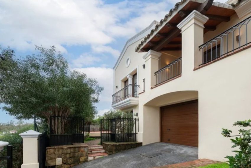 R4986676-Villa-For-Sale-Nueva-Andalucia-Detached-5-Beds-449-Built-4