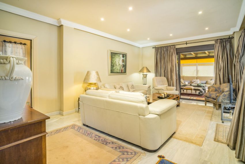 R4988542-Apartment-For-Sale-Nueva-Andalucia-Ground-Floor-Apartment-3-Beds-124-Built-5