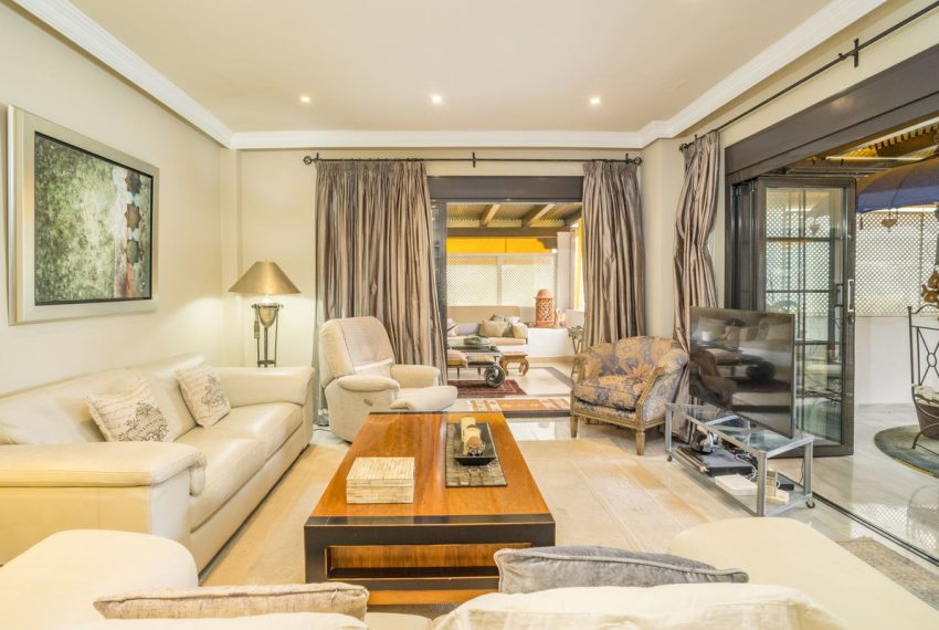 R4988542-Apartment-For-Sale-Nueva-Andalucia-Ground-Floor-Apartment-3-Beds-124-Built-7