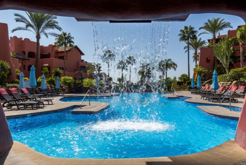 R5007919-Apartment-For-Sale-New-Golden-Mile-Penthouse-3-Beds-163-Built-5