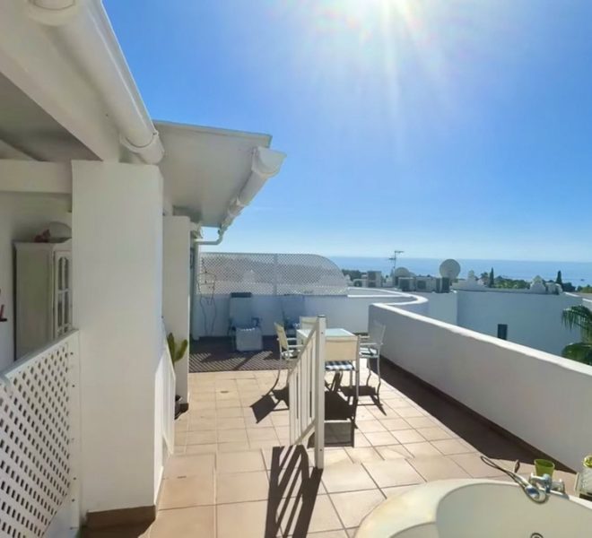 R5010196-Image 1-Penthouse - 2 Beds - 165 Built