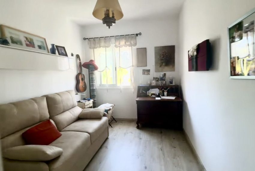 R5010196-Apartment-For-Sale-The-Golden-Mile-Penthouse-2-Beds-165-Built-8