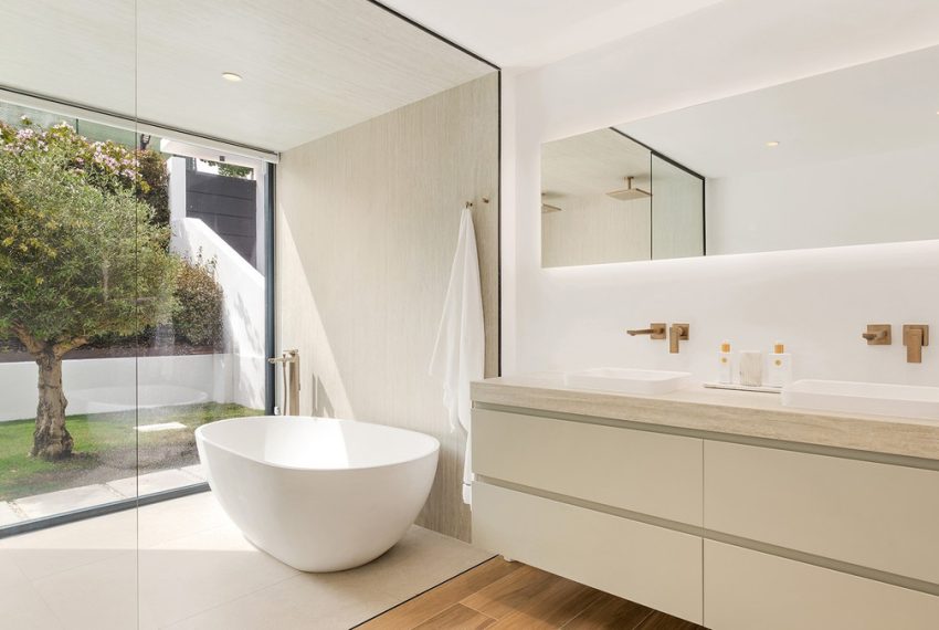 R5018740-Villa-For-Sale-Nueva-Andalucia-Detached-6-Beds-613-Built-15