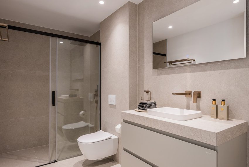 R5018740-Villa-For-Sale-Nueva-Andalucia-Detached-6-Beds-613-Built-17