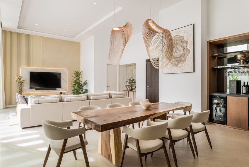 R5018740-Villa-For-Sale-Nueva-Andalucia-Detached-6-Beds-613-Built-4