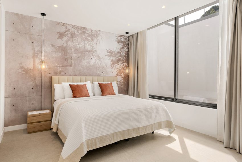 R5018740-Villa-For-Sale-Nueva-Andalucia-Detached-6-Beds-613-Built-9