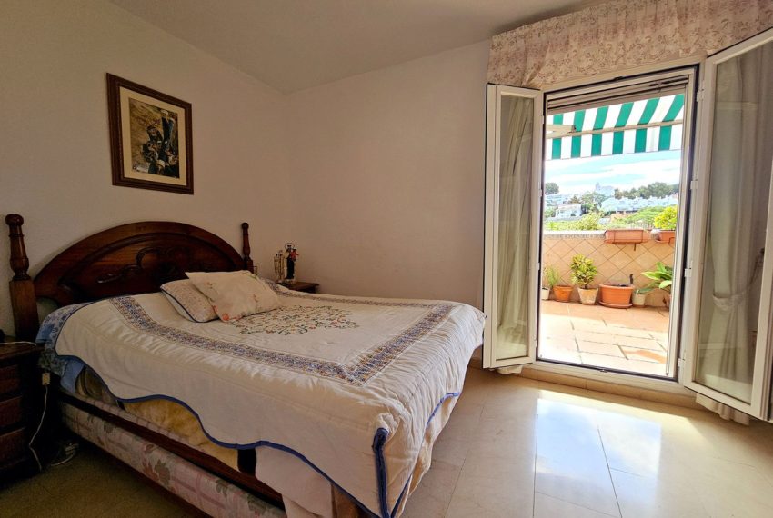 R5021803-Apartment-For-Sale-La-Campana-Penthouse-3-Beds-82-Built-8