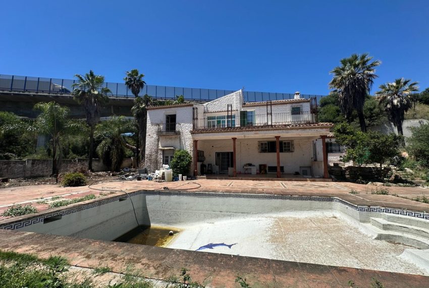 R5048824-Villa-For-Sale-Nueva-Andalucia-Detached-7-Beds-356-Built-10