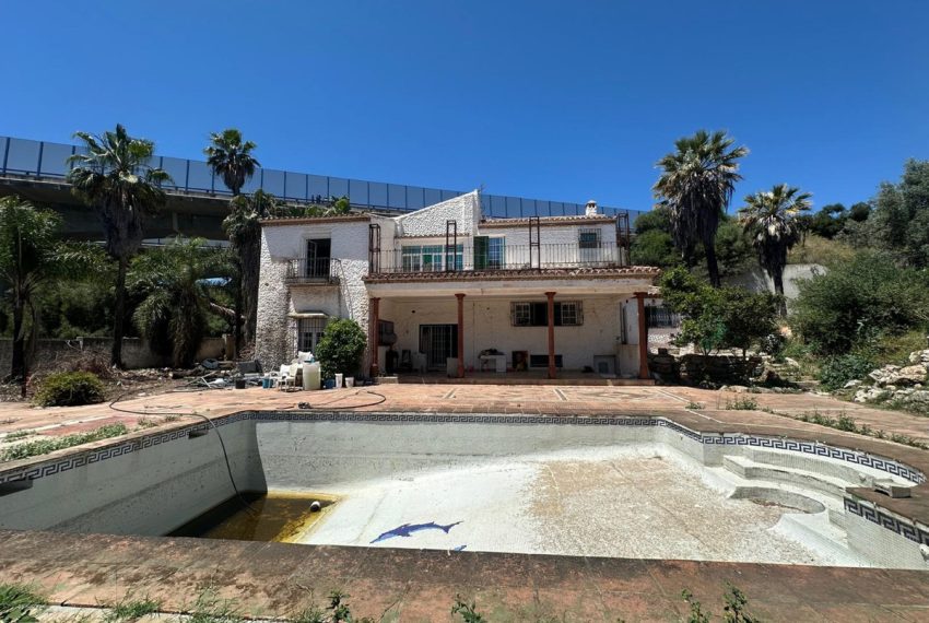 R5048824-Villa-For-Sale-Nueva-Andalucia-Detached-7-Beds-356-Built-9