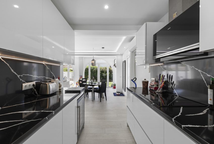 R5050750-Villa-For-Sale-Estepona-Detached-3-Beds-125-Built-14