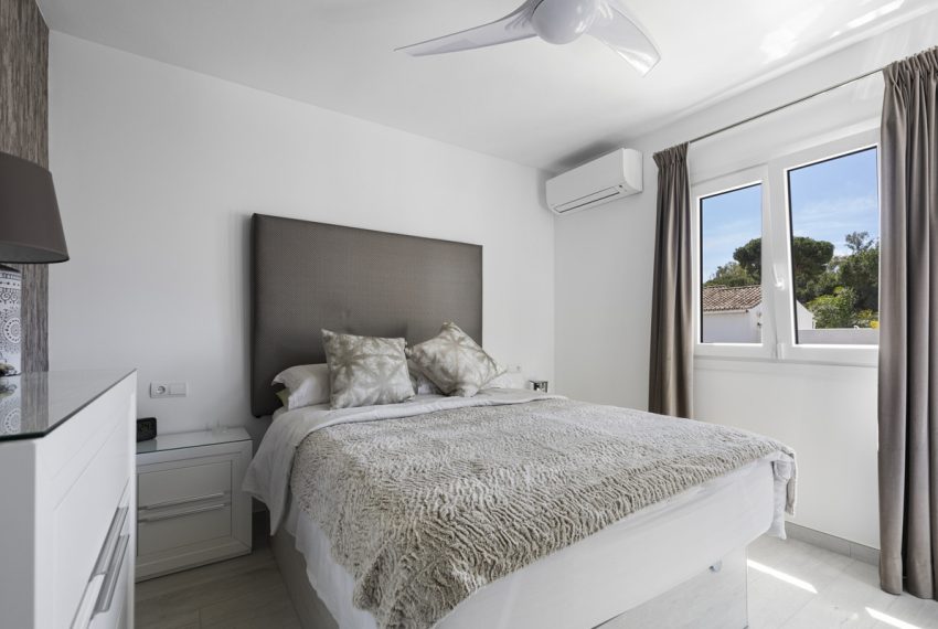 R5050750-Villa-For-Sale-Estepona-Detached-3-Beds-125-Built-16