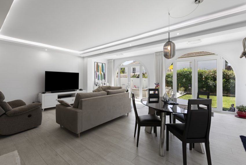 R5050750-Villa-For-Sale-Estepona-Detached-3-Beds-125-Built-4