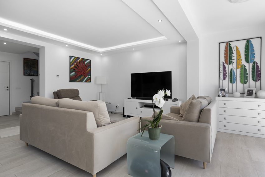 R5050750-Villa-For-Sale-Estepona-Detached-3-Beds-125-Built-8