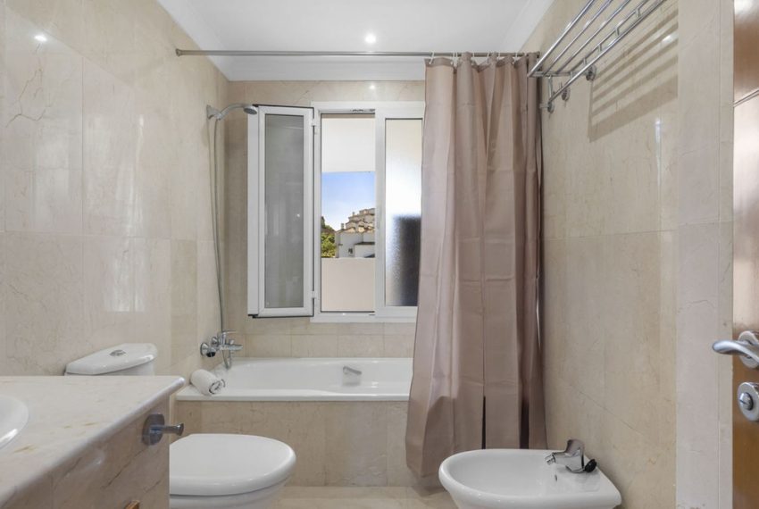 R5169481-Apartment-For-Sale-Nueva-Andalucia-Middle-Floor-Apartment-2-Beds-101-Built-14