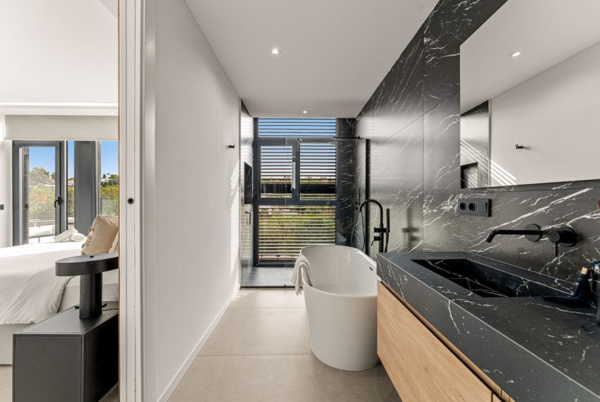 R5173120-Villa-For-Sale-El-Paraiso-Detached-5-Beds-312-Built-14