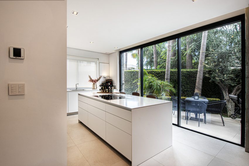 R5179864-Villa-For-Sale-The-Golden-Mile-Detached-5-Beds-360-Built-11