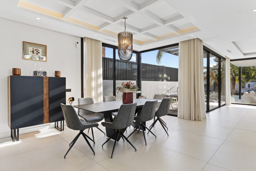 R5182645-Villa-For-Sale-San-Pedro-de-Alcantara-Detached-6-Beds-365-Built-7