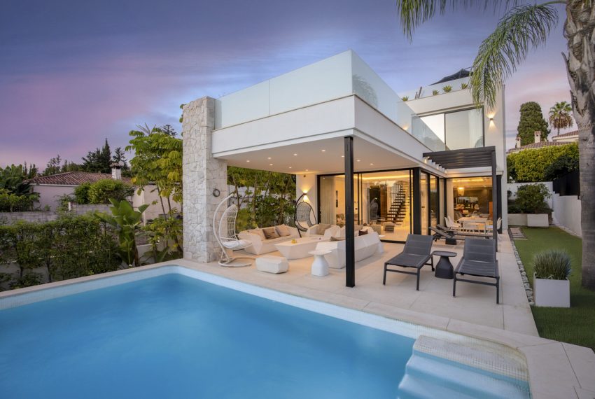 R5182645-Villa-For-Sale-San-Pedro-de-Alcantara-Detached-6-Beds-365-Built