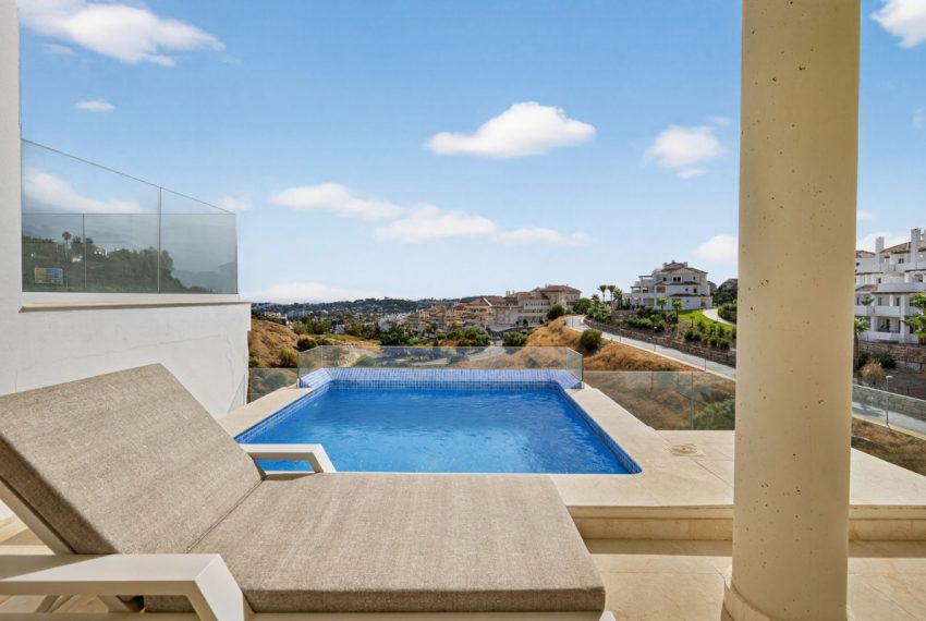 R5194192-Apartment-For-Sale-Nueva-Andalucia-Middle-Floor-2-Beds-101-Built