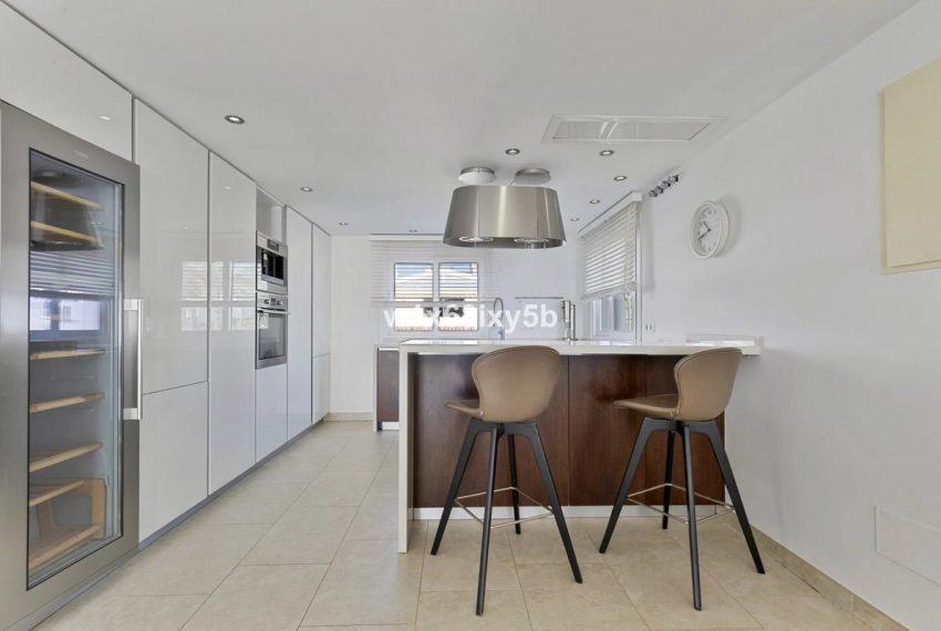 R5196673-Apartment-For-Sale-Estepona-Penthouse-3-Beds-210-Built-1