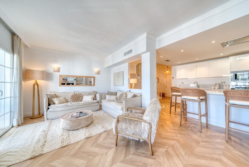 R5202772-Townhouse-For-Sale-Aloha-Terraced-4-Beds-115-Built-4