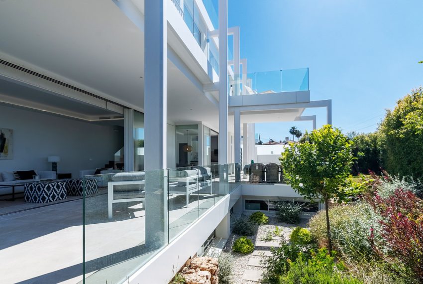 R5204827-Villa-For-Sale-Marbella-Detached-4-Beds-580-Built-19