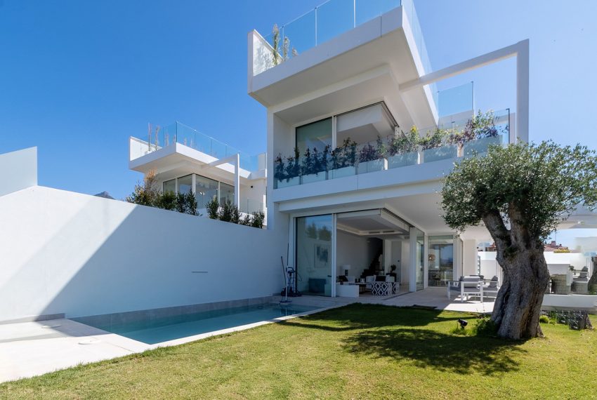 R5204827-Villa-For-Sale-Marbella-Detached-4-Beds-580-Built-2