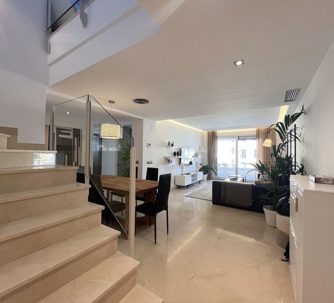 R5205703-Image 1-Penthouse Duplex - 4 Beds - 136 Built