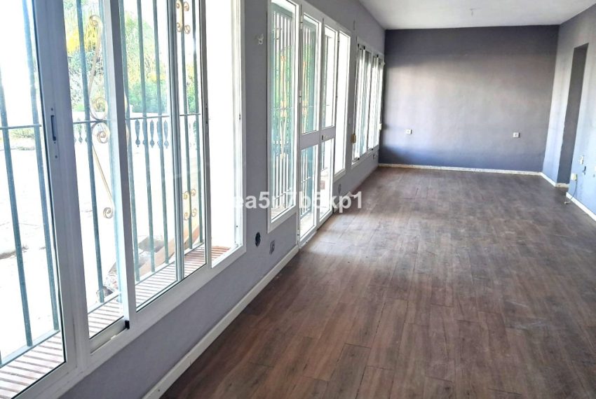 R5208004-Villa-For-Sale-Estepona-Detached-5-Beds-220-Built-15